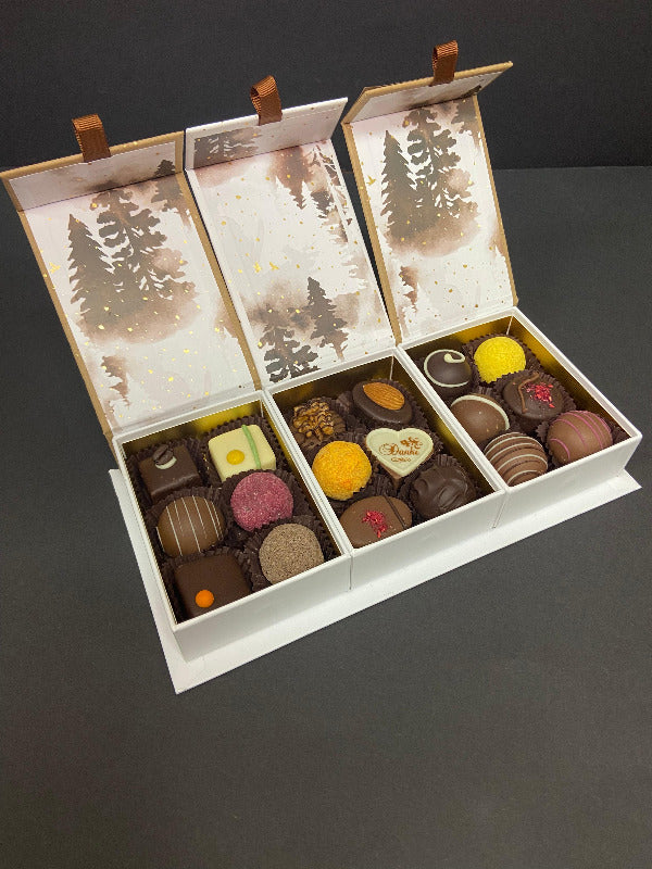 
                  
                    Luxus Pralinen Präsentpackung natur
                  
                