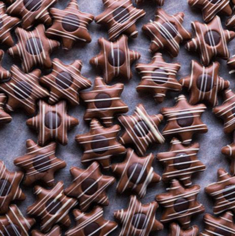 
                  
                    Weihnachten Geschenkbox 8 Stück – Herget Schokoladenmanufaktur

                  
                